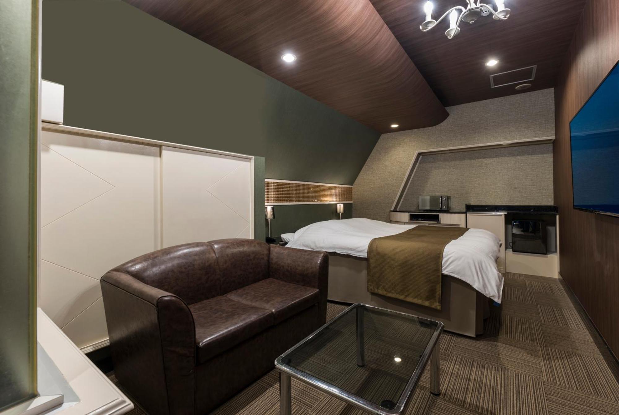 ホテル ジュエリージュエリー 十三 (Adults Only) Osaka Exterior foto